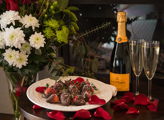 Honeymoon King Fireplace Romance Champagne Service