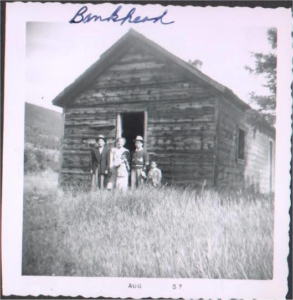 Bankhead, Alberta, an old house and family